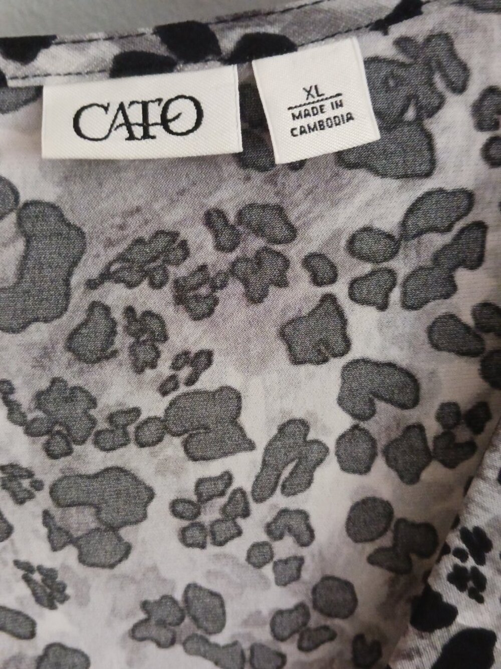Womens animal print blouse - Picture 3 of 3